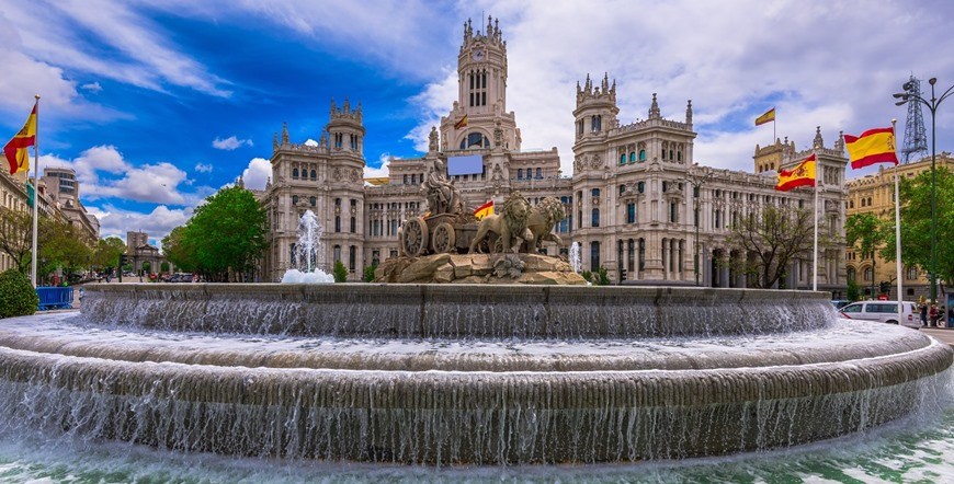 Discover Lisbon and Andalusia with Costa Del Sol